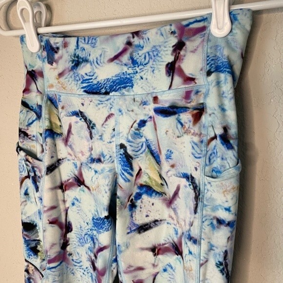 Lululemon Wunder Under Blue Abstract Watercolor Print Leggings - Size 4 - EUC - Picture 2 of 5
